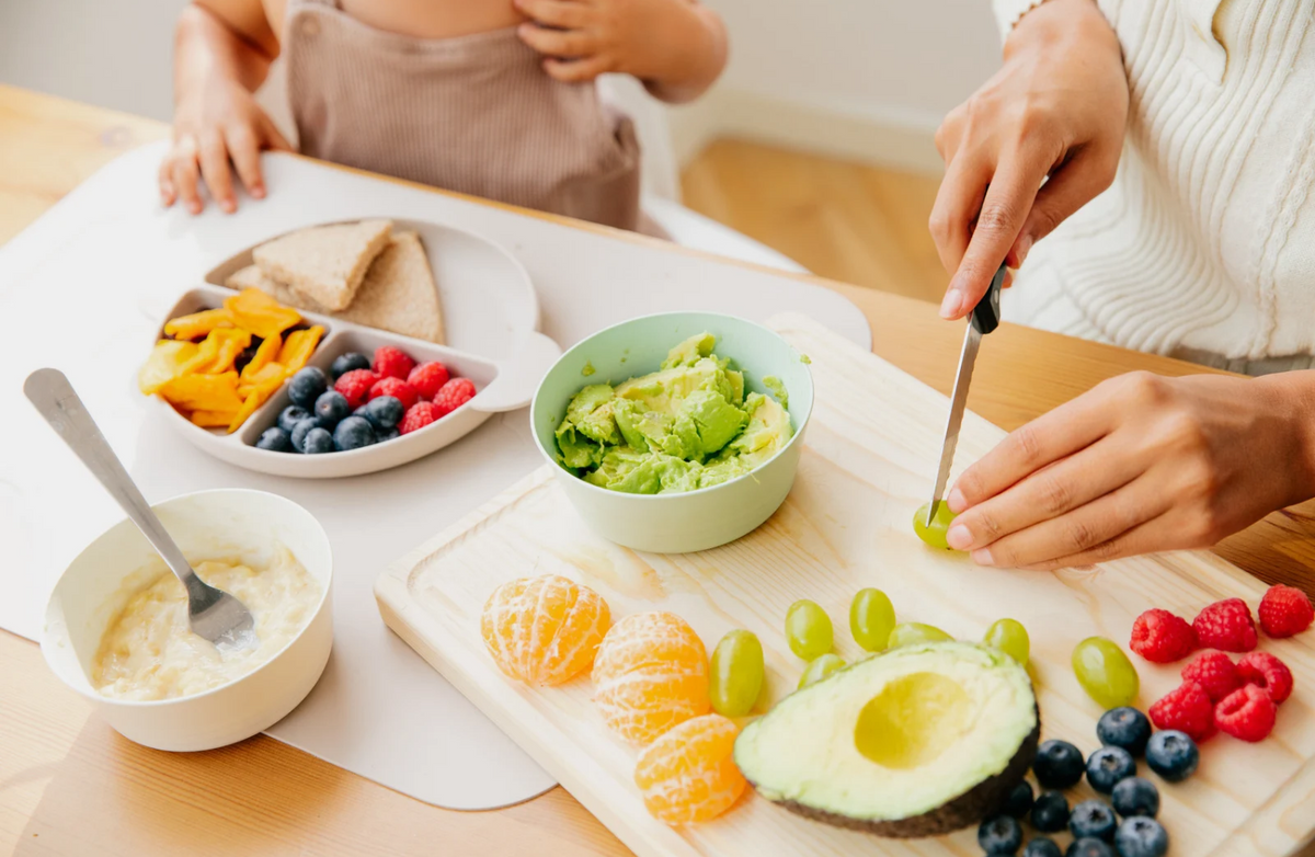 Textures bébé : comment passer des purées aux morceaux, mois par mois