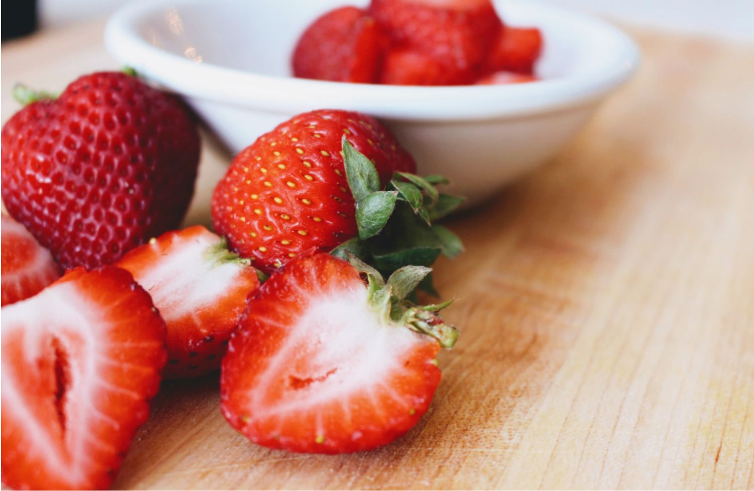 La fraise pour bébé : bienfaits et conseils